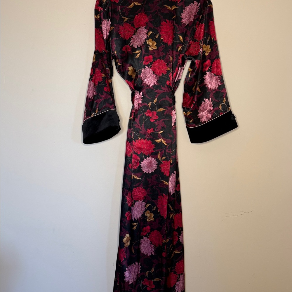Jones New York Floral Satin Robe - Black and Red - Picture 5 of 7
